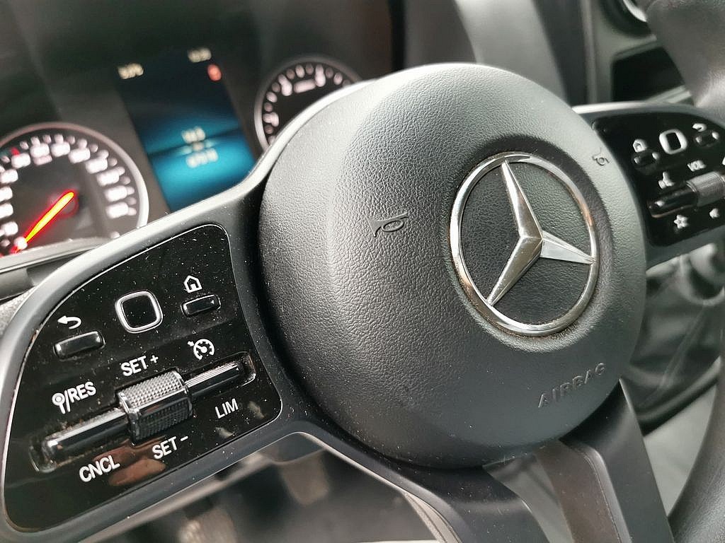 Mercedes-Benz Sprinter 316 CDI Koffer mit Ladebordwand 750 KG